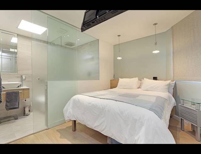 2 BEDROOM PROPERTY TO RENT IN SEA POINT